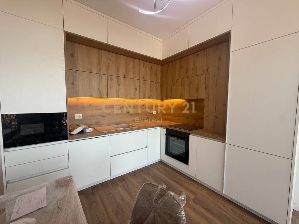 SIRI KODRA, APARTAMENT I RI 2+1 MODERN PER QIRA