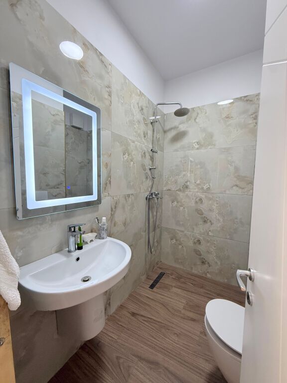 🏢 SHITET APARTAMENT 2+1 – PRANË GJIMNAZIT “PARTIZANI”