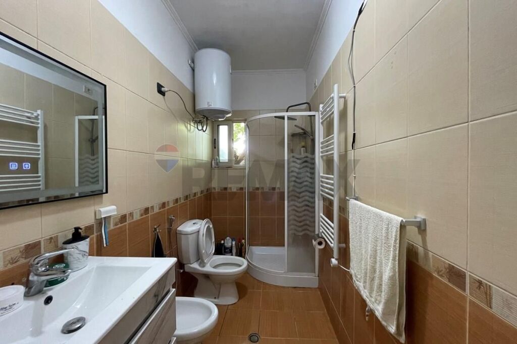 Shtepi private per qira, e mobiluar tek Ali Demi!