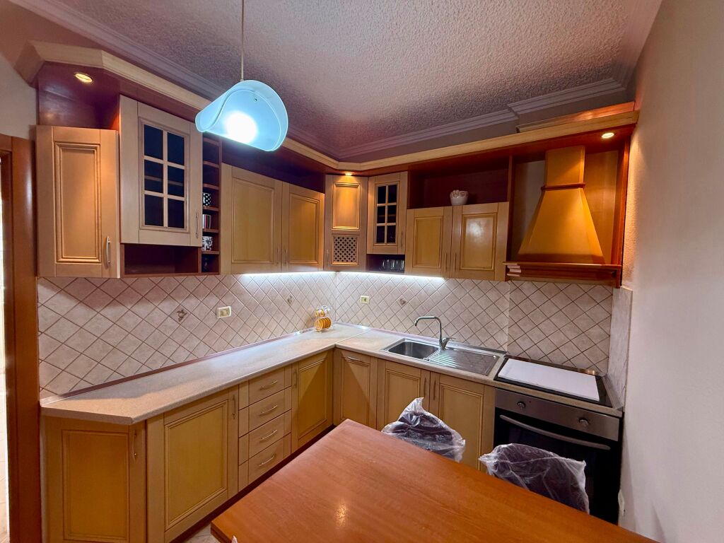 📣 QERA Apartament 2+1 (I Konvertuar) 📍 Rruga e “Kosovareve”, Prane Liqenit Artificial ✨ 💶 Cmimi 80.000 Leke/Muaj  