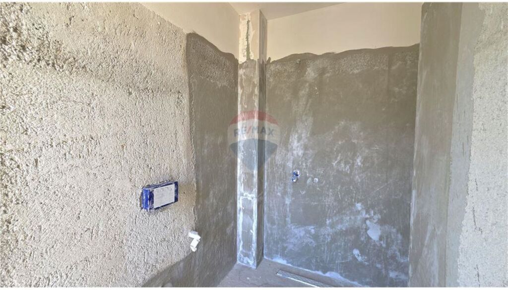 🌊 APPARTAMENTO 2+1+2 + GARAGE IN VENDITA – LUNGOMARE, VLORË