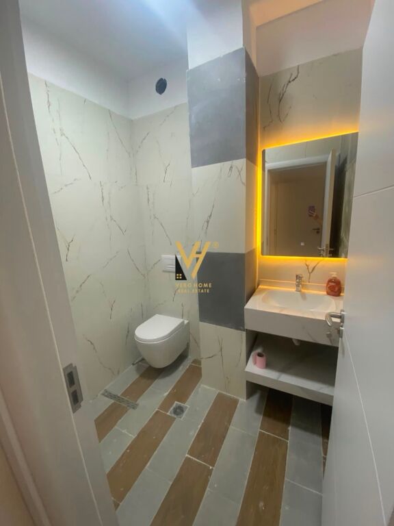 JEPET APARTAMENT 2+1+BLK ME QERA NE FARKE 50.000 LEKE