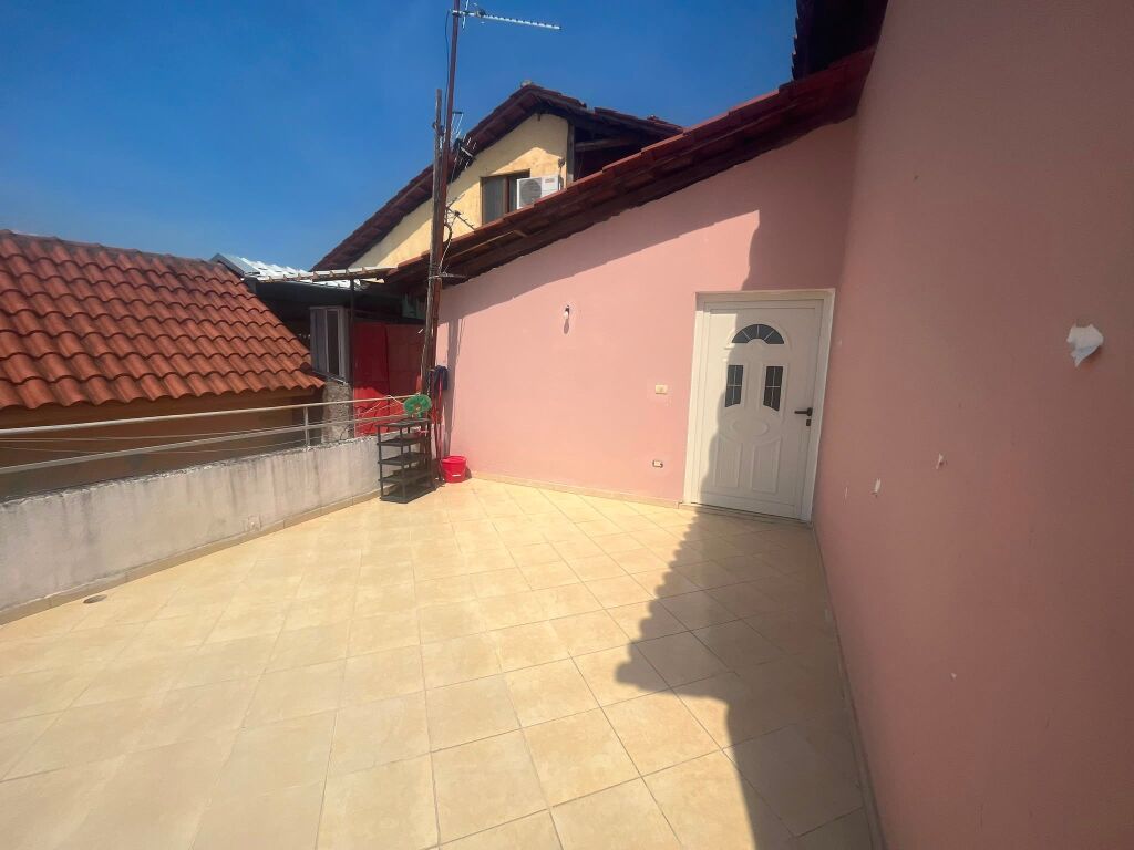 Jepet me qera apartment te qytet students 2+1 mobiluar 50000 lek