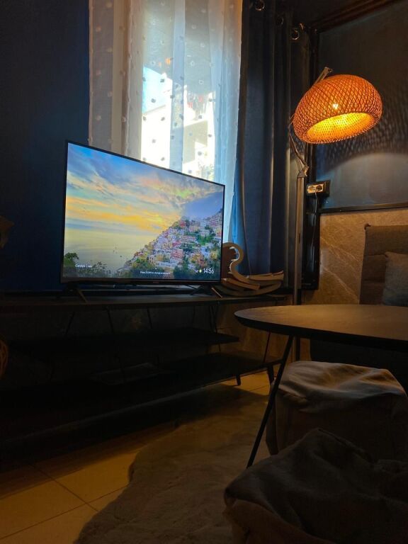Garsoniere me qira ne Laprake 50.000Leke (perfshien drita/uje/internet)