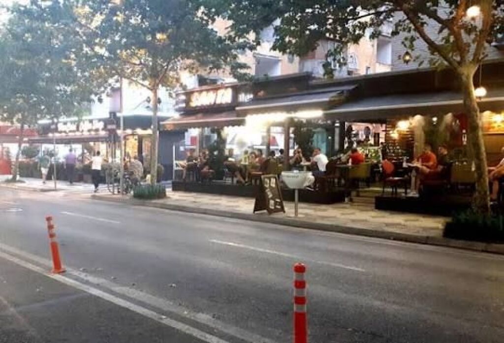 🏬 SHITEN 2 DYQANE TË BASHKUARA – MYSLYM SHYRI 250,000 €