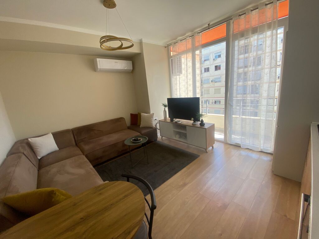 Apartament 1+1 pee qera Astir Kompleksi Fratari !