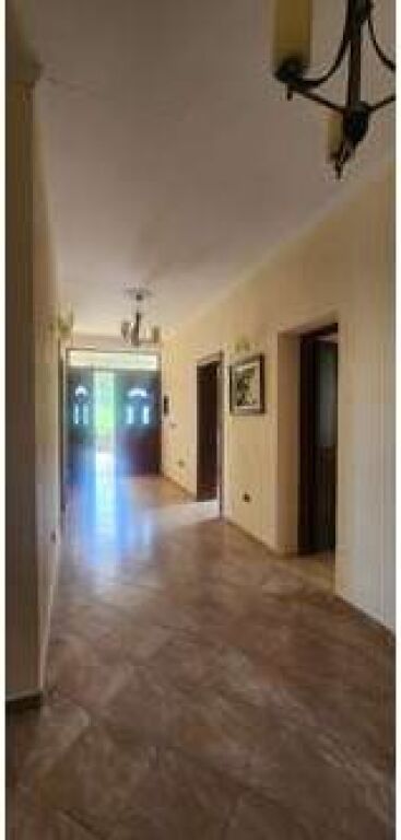 VILLA  200 thousand euros