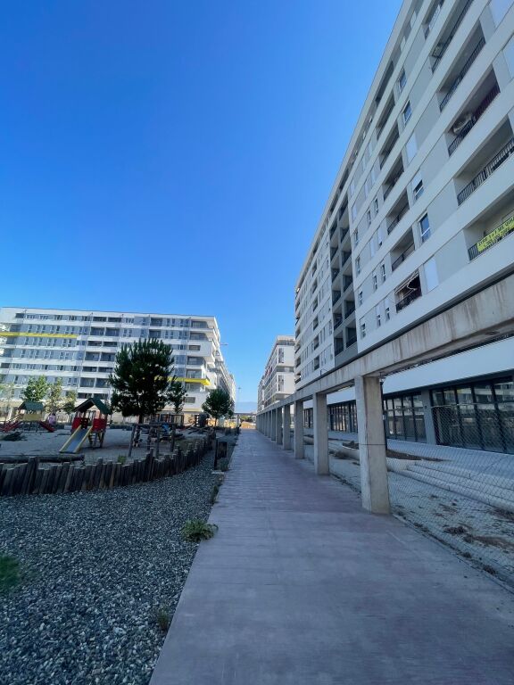 Shitet apartamente 1+1 tek Univers City