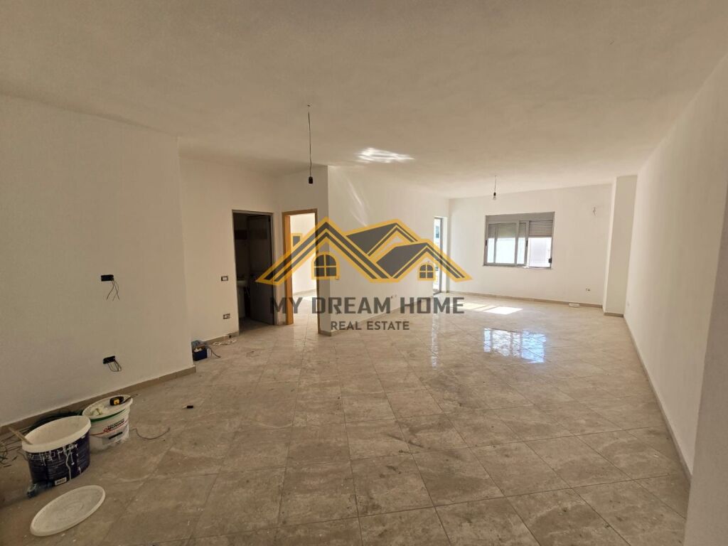 SHITET APARTAMENT 1+1 TEK STACIONI TRENIT