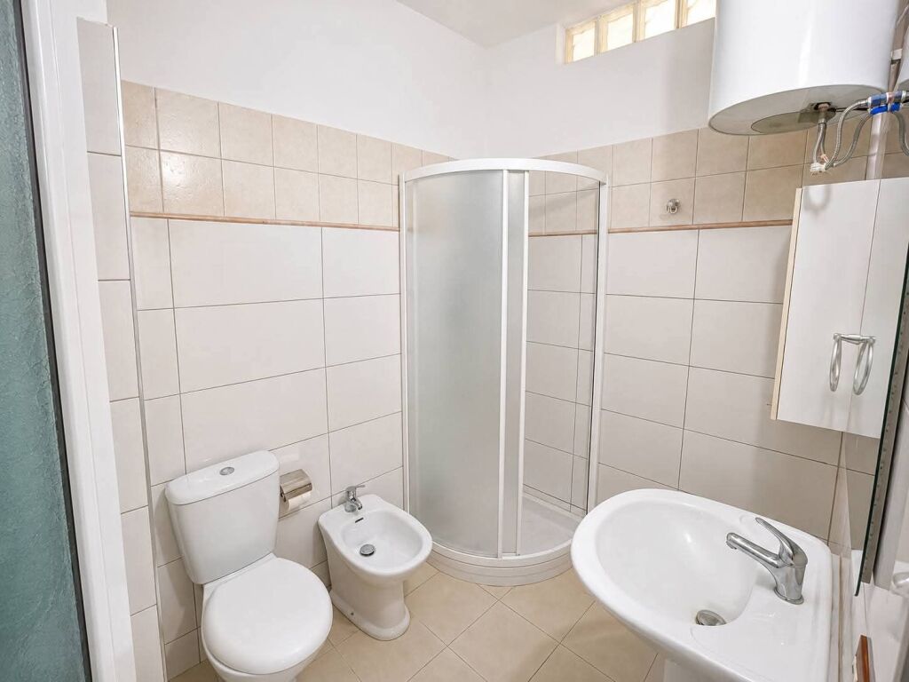 Jepet apartament me qera 1+1