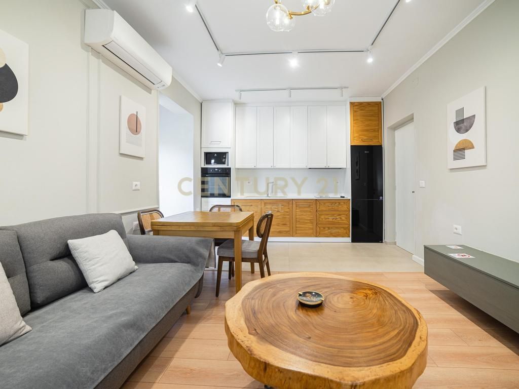 PAZARI I RI, SHESIM APARTAMENT 2+1
