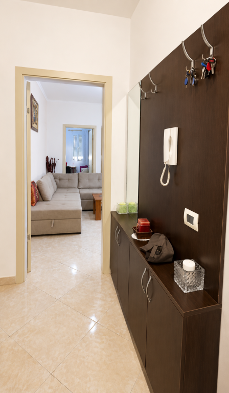 Shitet apartament 2+1