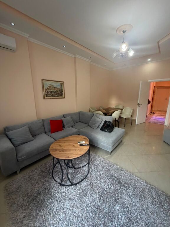 Apartament 1+1 me qera tek Pazari i Ri
