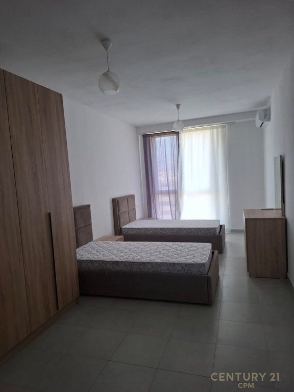 Qira, Apartament 2+1 në Rrugen 5 Maj 500 € /Muaj