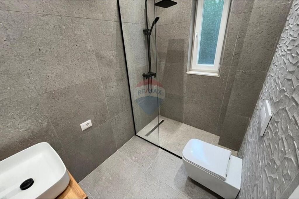Apartament 2+1+2+Parkim me qera Kopshti Botanik