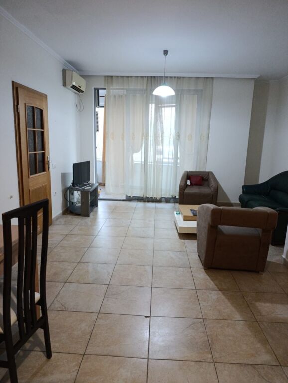 Apartament 1+1 me qera ne Zog te Zi tek Ring Center