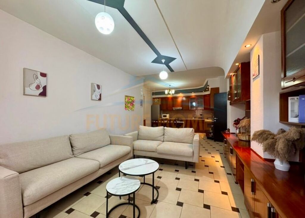 Qira, Apartament 2+1+2, Rruga e Barrikadave, Tiranë.