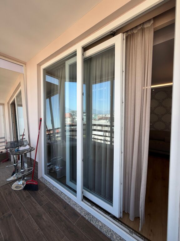 Jepet me qira apartament tek 21 Dhjetori