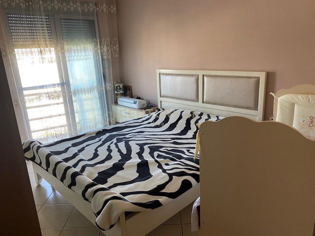 Shesim apartament 2+1+2 prane Spakut, rr Jordan Misja !! 212,500 € 19,750,000 Lekë