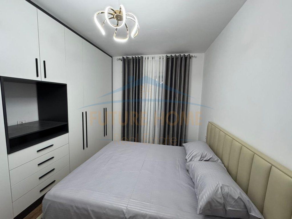 Shitet Apartamenti 1+1,Kompleksi E-88, Laprakë.