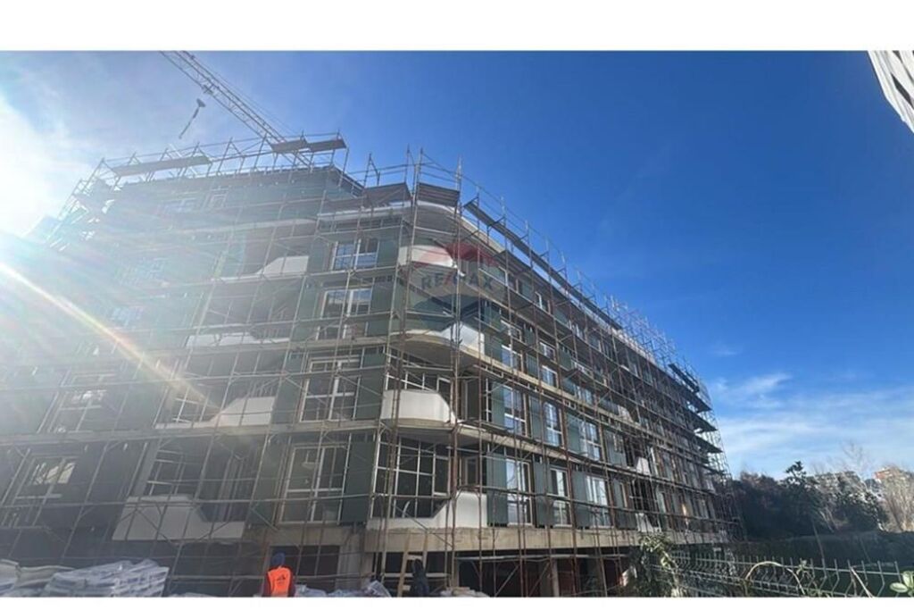 Apartament 2+1+2 ne Shitje Liqeni Thate