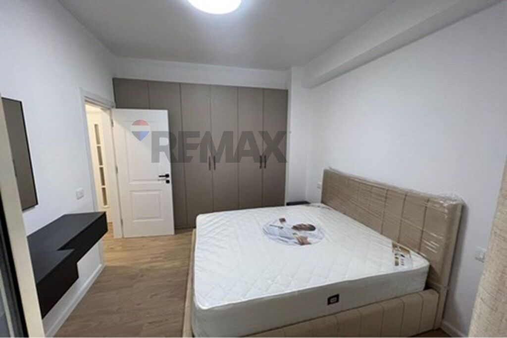 Jepet me qera apartament 2+1+2 tek Zogu i zi  