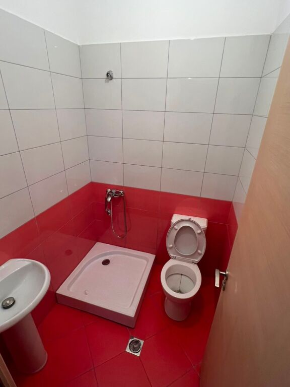 disponojmë apartament 2+1+2 për shitje pranë rrethit të astirit