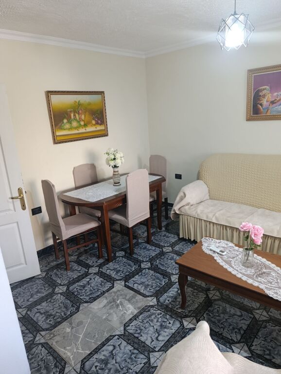 Qera | Apartament 2 + 1 | Shkolla Bashkuar | 420 €/muaj