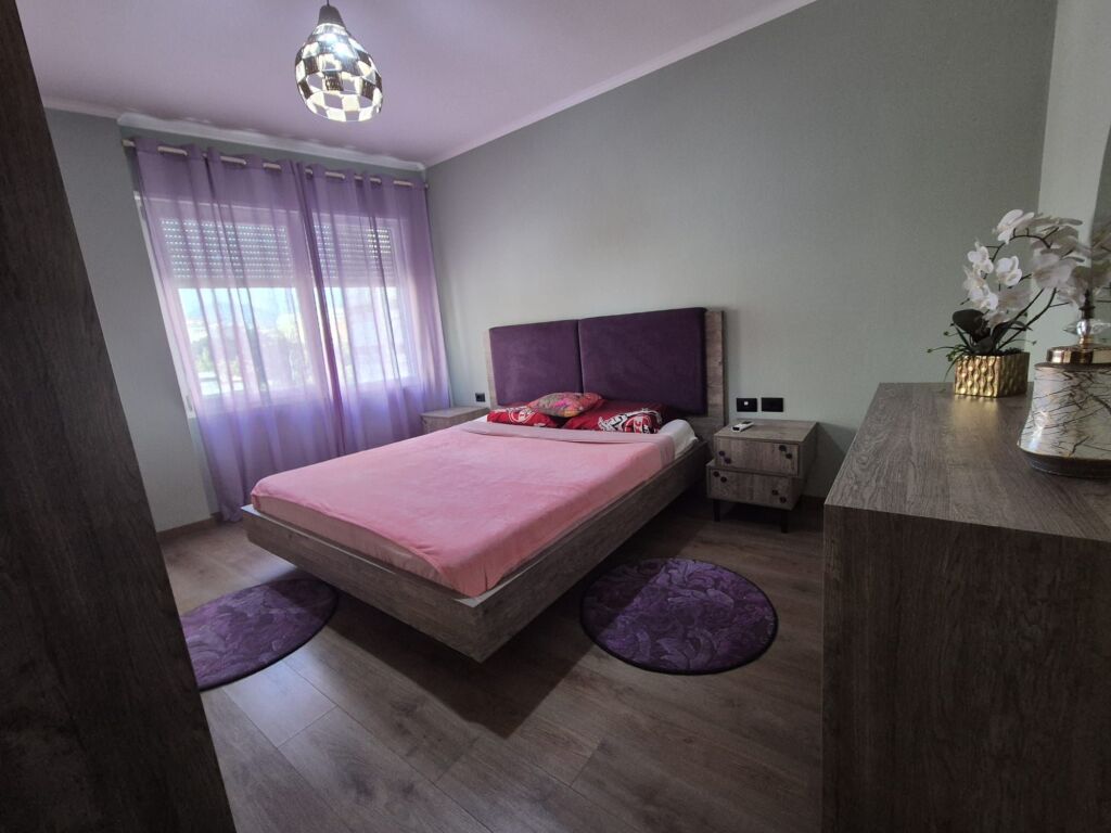 Jepet 2+1  me qera Komuna e Parisit