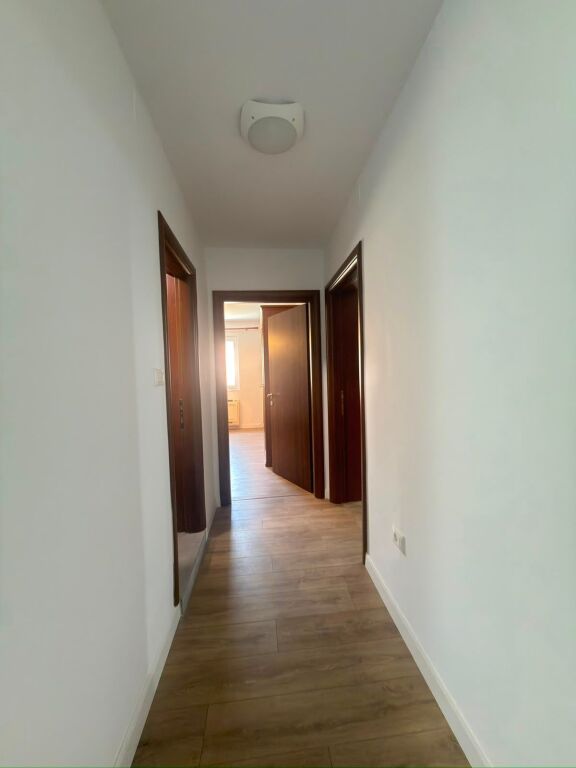 Jepet me qira apartament 2+1+2+parking tek Komuna e Parisit