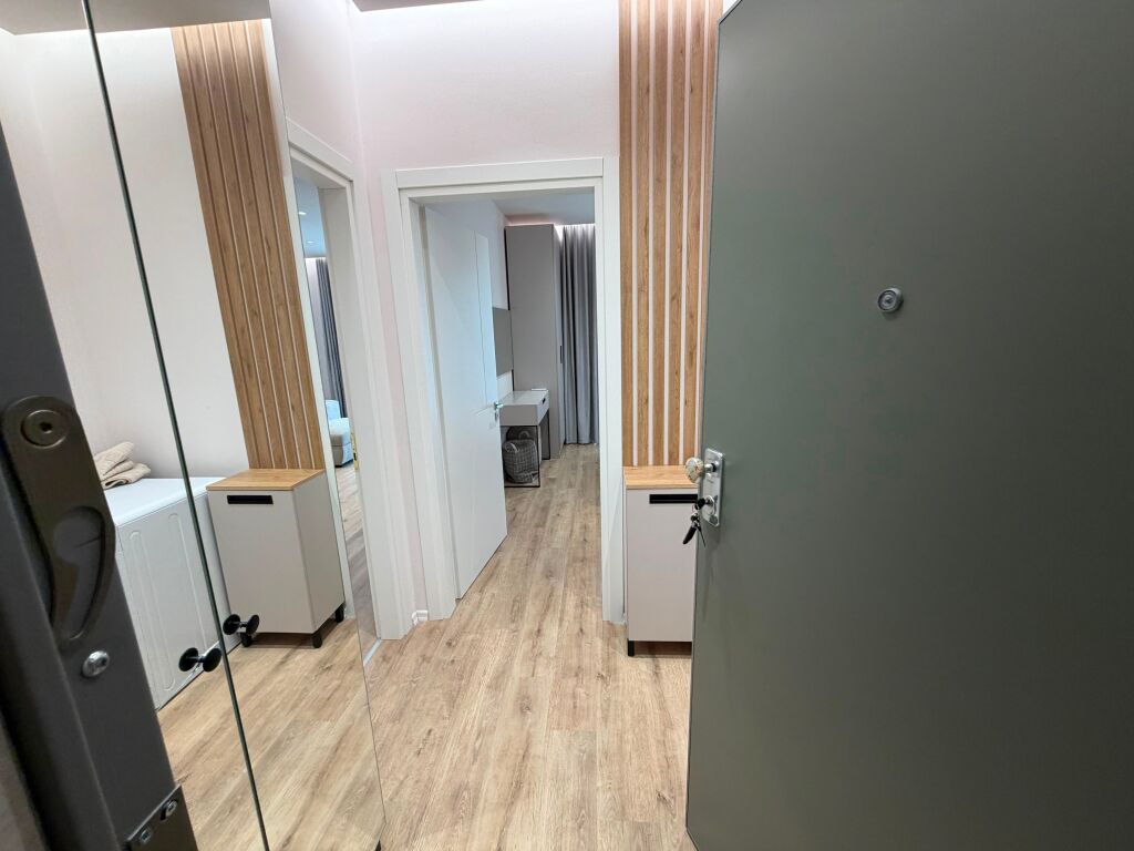 Appartamento 1+1 in Affitto a Porcelan, Vicino a UET