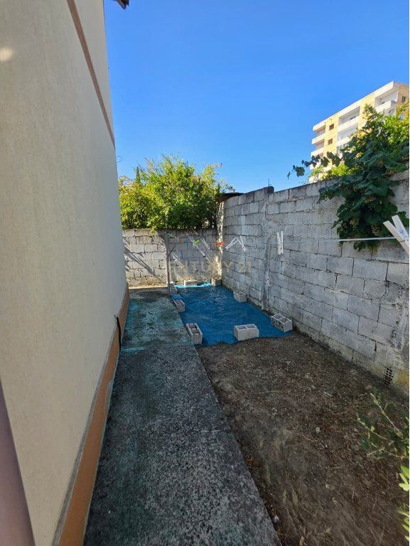 Vilë Për Shitje në Plazh Durrës !