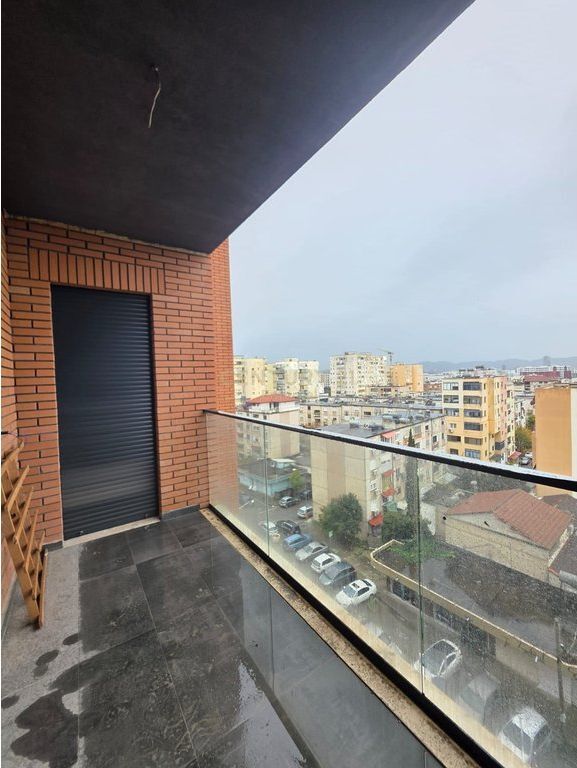 Apartament 2+1 per shitje ne Porcelan