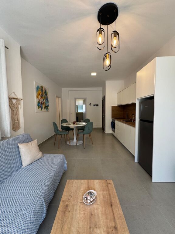 Shitet Apartament 1+1 Golem
