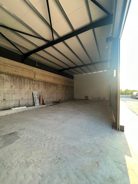 🏭 NUOVO CAPANNONE IN AFFITTO – SAUK