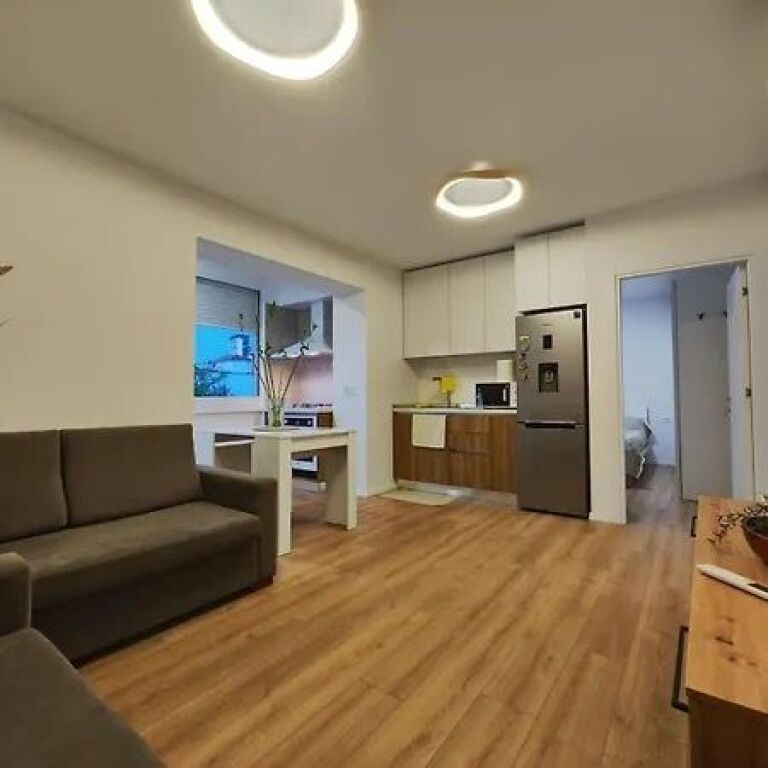 Jepet me qira apartament 3+1+2