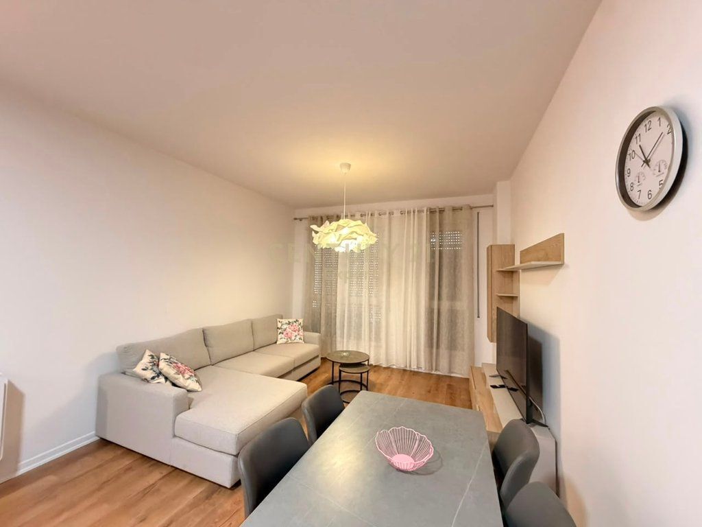APPARTAMENTO 2+1+2 CON POSTO AUTO IN VIA "5 MAJI"