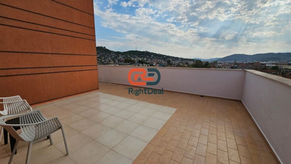 Ne Misto Mame, Jepet Me Qira Apartament 2+1+2+Verande, Mundesi Ideale Banimi !!!