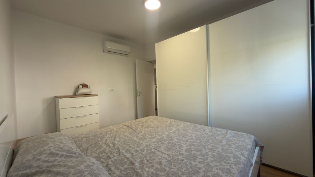 JEPET ME QIRA APARTAMENT 3+1,Prane Pazarit te Ri ,🏷️75.000Leke