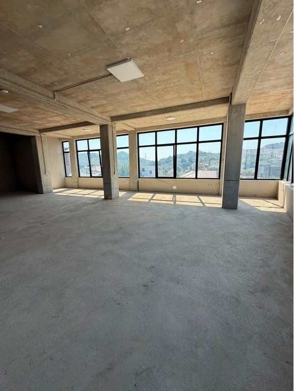 FOR RENT 2 STOREY BUILDING, TEG