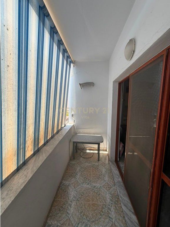 Apartament 3+1 me qira tek Stadiumi ,Durres !!