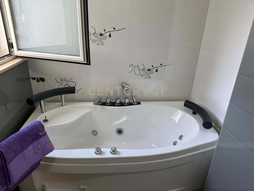 Jepet me qira apartament 1+1 pamje deti në Vollga , Durrës !