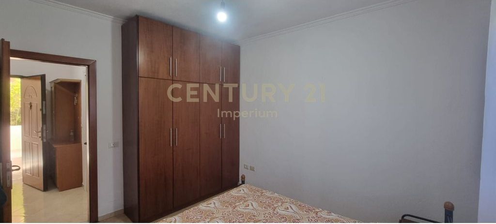 🏡 Shtëpi Private 2+1 me Qira – Kombinat, Tiranë