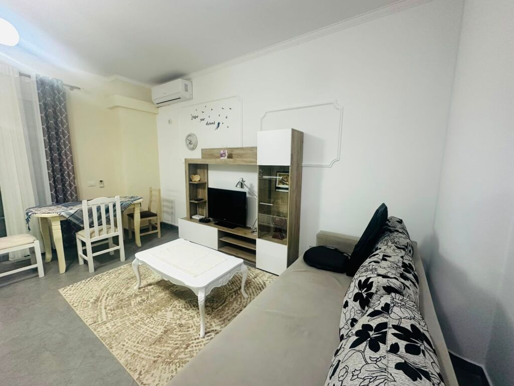 Super apartament 1+1= 21 Dhjetori =57.000 lekë