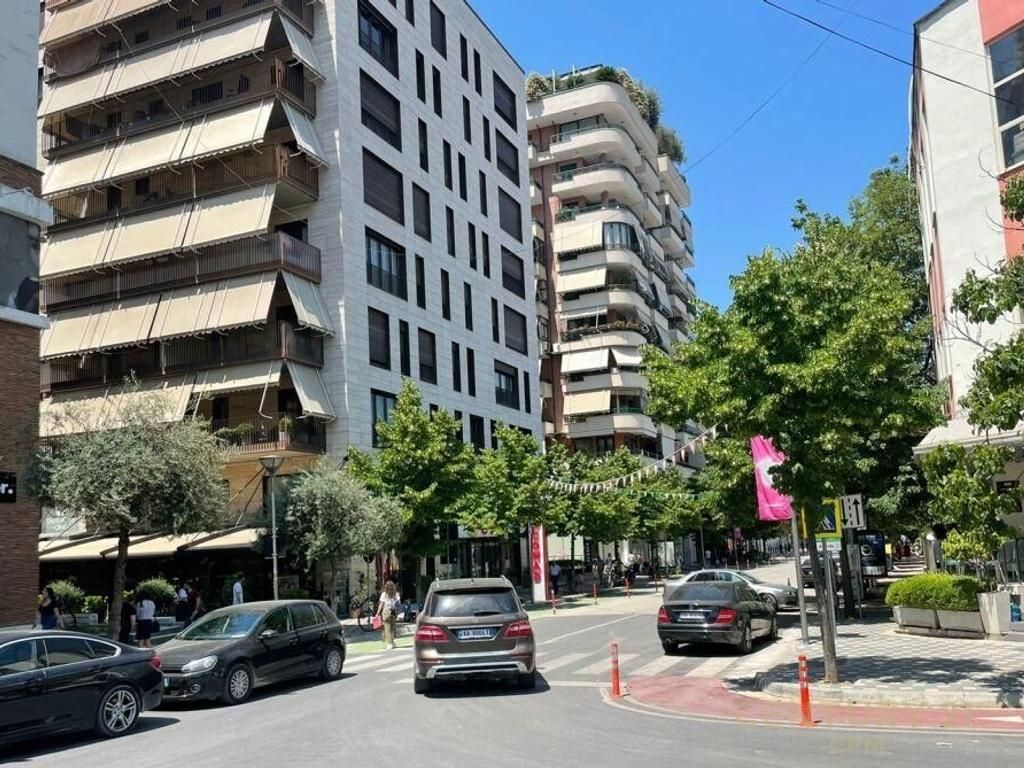 JEPET ME QIRA APARTAMENT/ ZYRE 3+1+2 GARDA,TIRANE