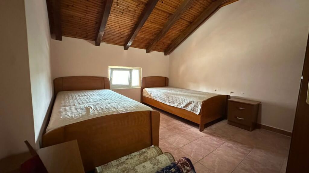 Apartament 3+1 per qira tek Xhamlliku