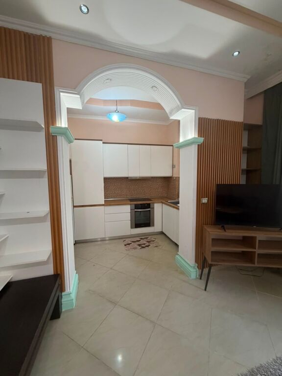 Jepet me qera apartament 1+1+1 ballkon