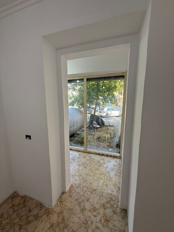 NEGOZIO+MONOLOCALE IN VENDITA