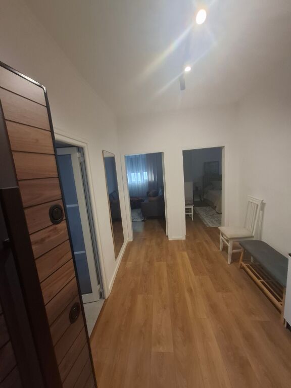 Shitet Apartament 1+1 Restorant Durresi