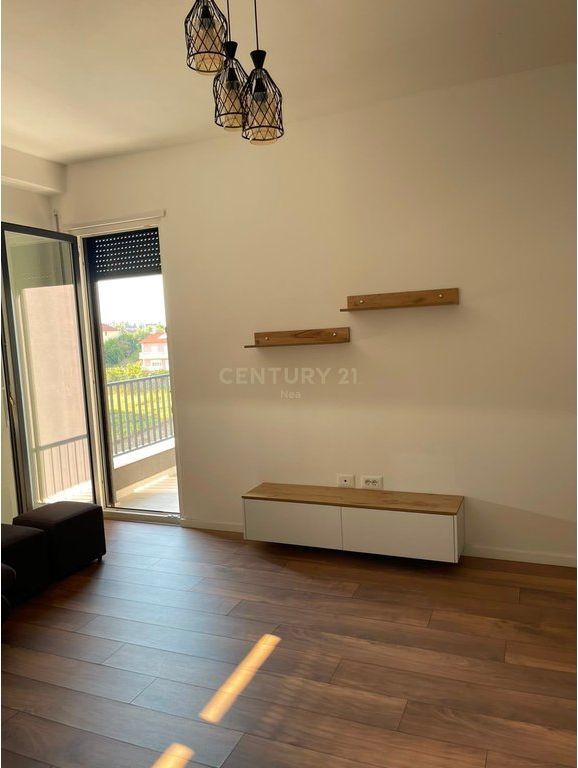 Apartment 2+1+2 plus parking space for rent in Paskuqan!